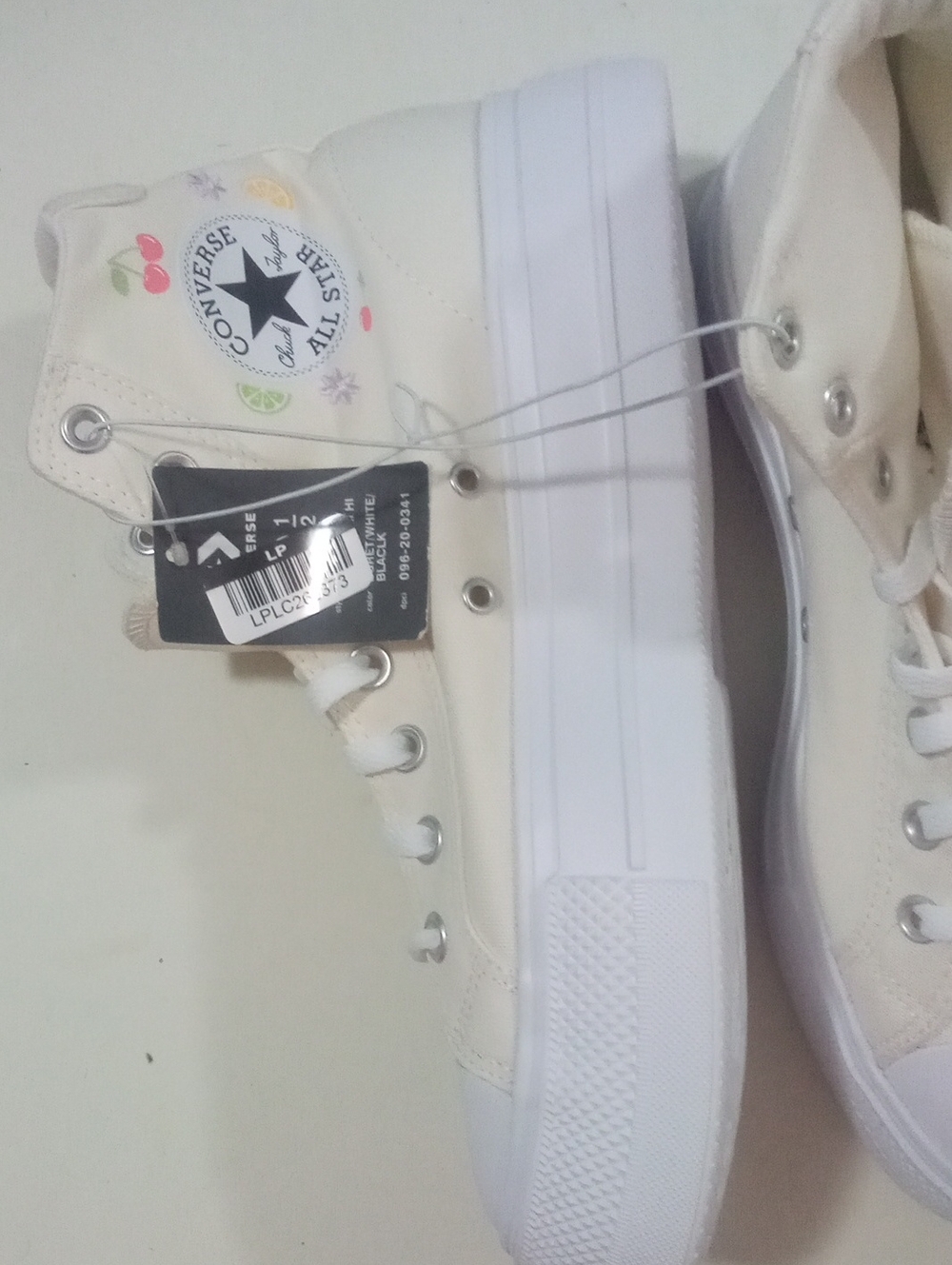 Converse All Star White High-Top Sneakers Sz 11 Fruit Accents NWT $75 - Picture 4 of 5